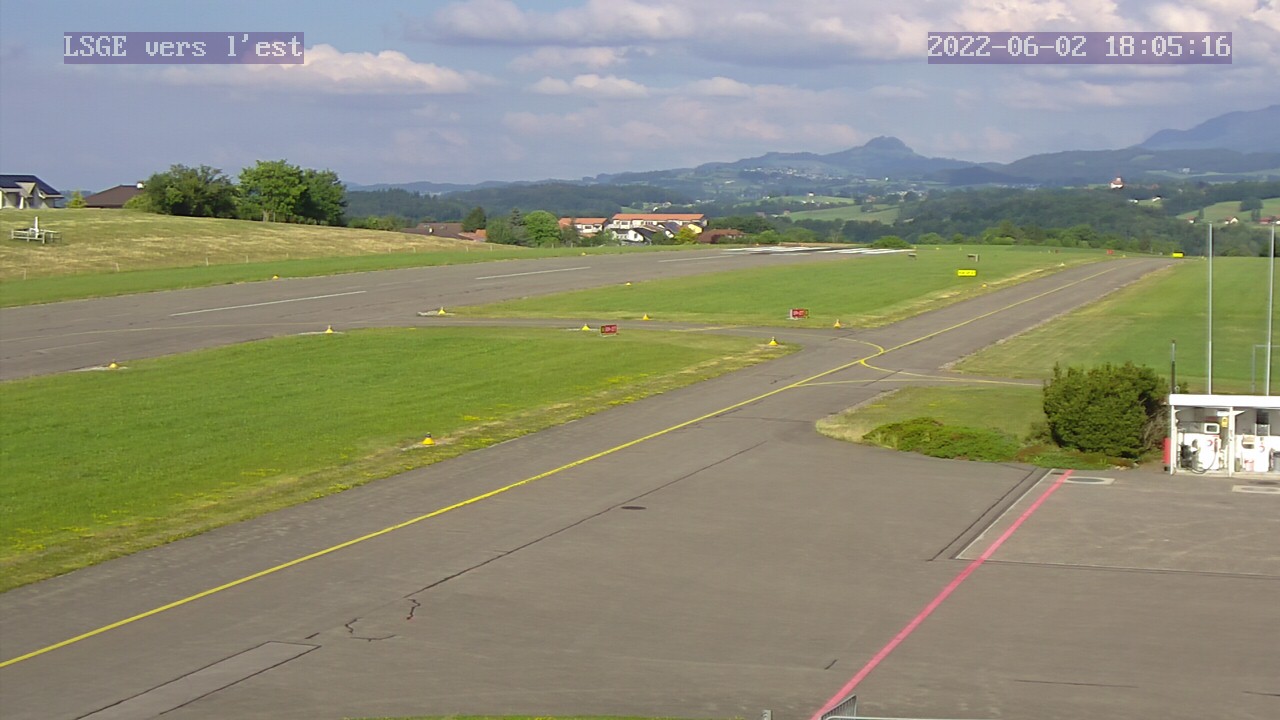 Webcam Isuisse: Aérodrome Régional de Fribourg